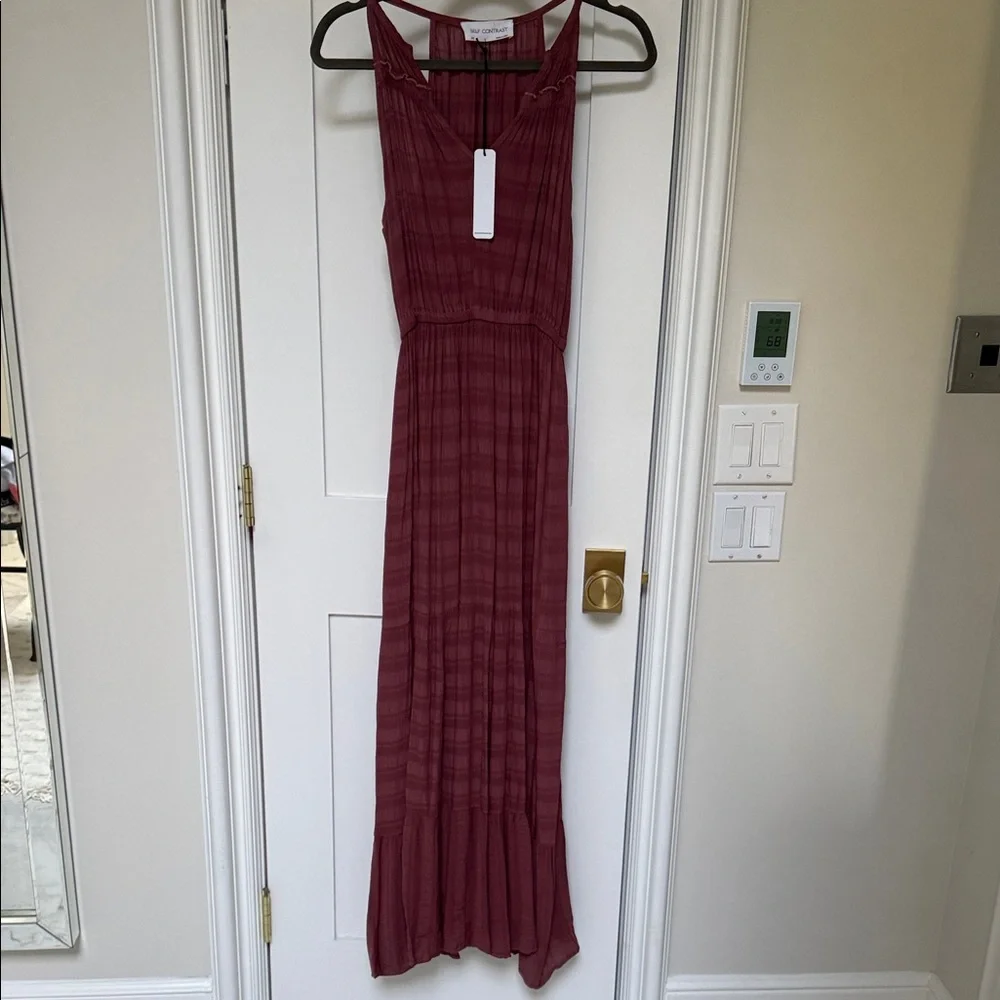 SELF CONTRAST Gorgeous Sleeveless Maxi Dress‎ in Rust!